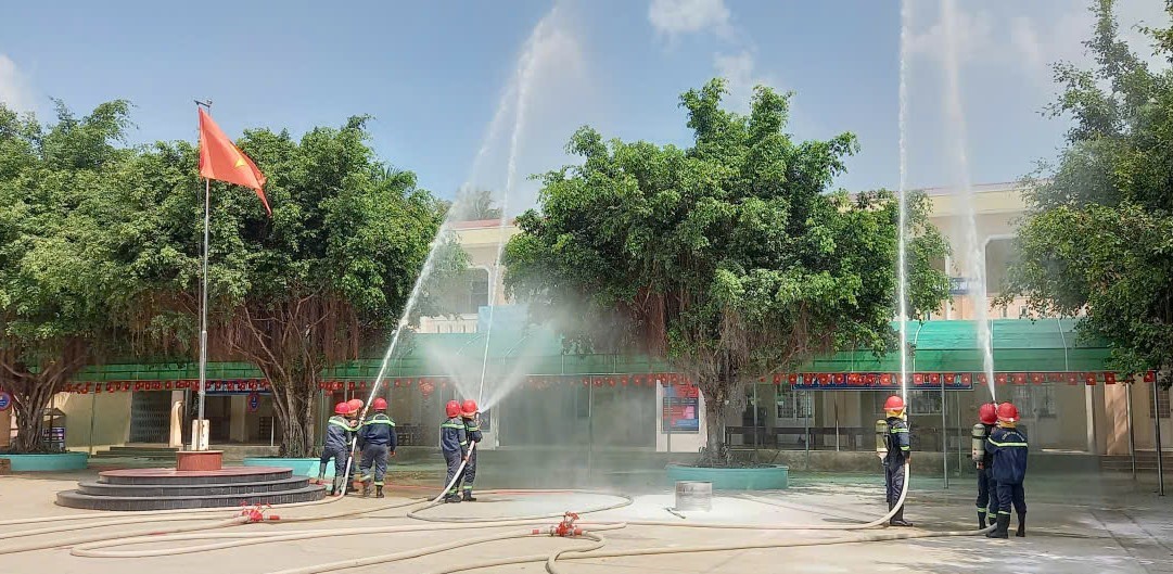 Trường THCS Phước Hưng tổ chức thực tập phương án chữa cháy và cứu nạn, cứu hộ năm 2026
