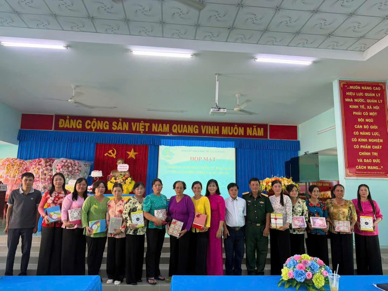 Hội Liên hiệp Phụ nữ xã Tập Sơn tổ chức Họp mặt Kỷ niệm 116 năm Ngày Quốc tế Phụ nữ 8/3; 1986 năm Khởi nghĩa hai Bà Trưng