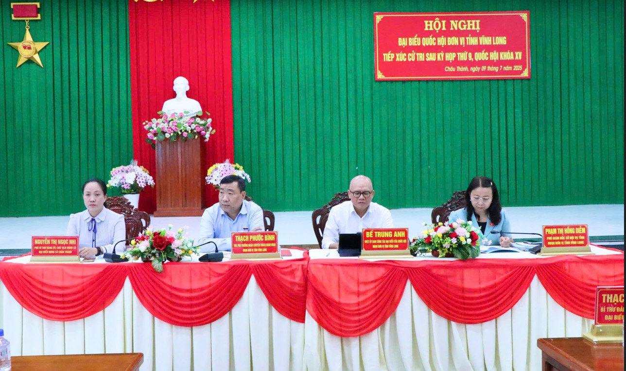 Đoàn Đại biểu Quốc hội tỉnh Vĩnh Long tiếp xúc cử tri tại xã Châu Thành