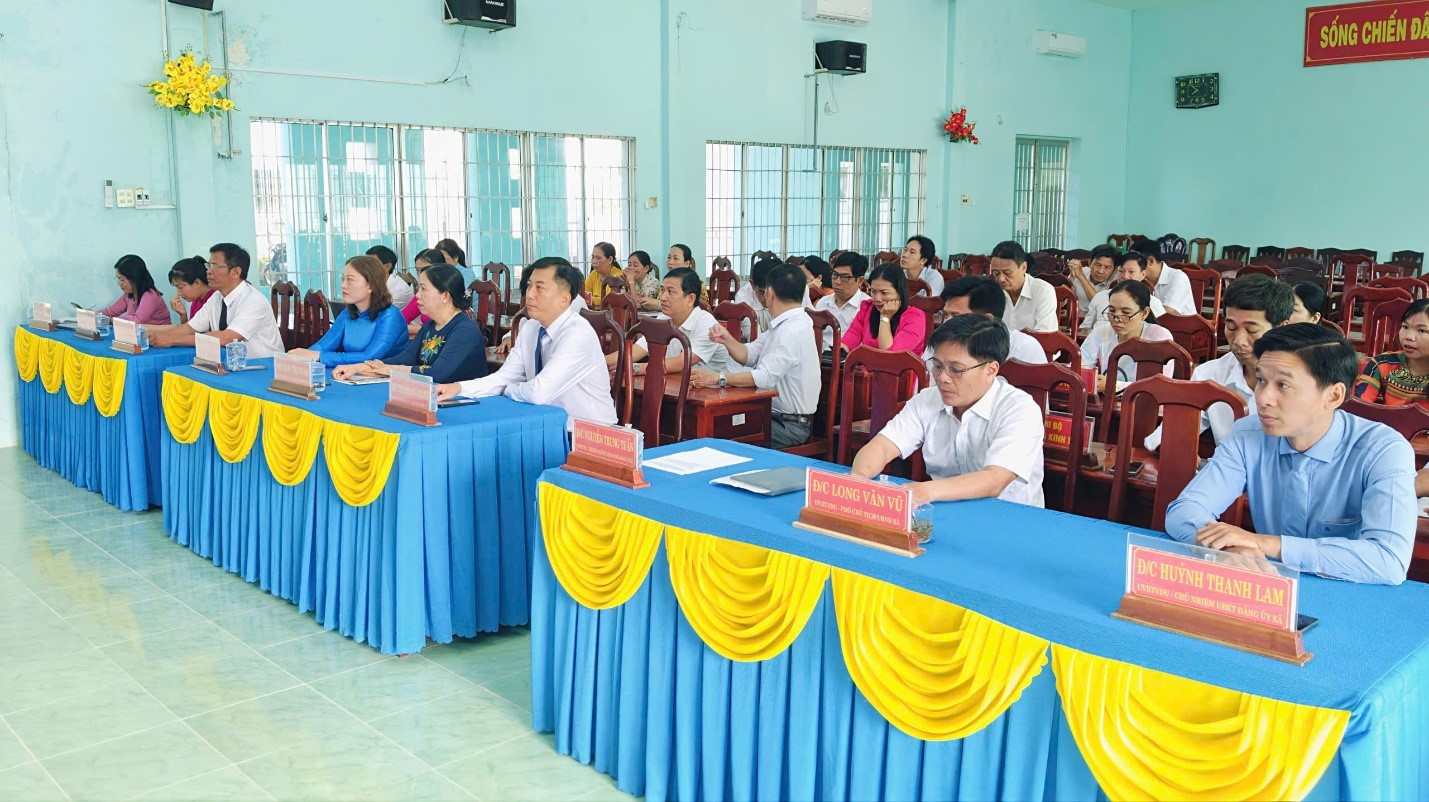 Đảng ủy xã Tập Sơn Tổ chức Hội nghị công bố các Quyết định thành lập Chi bộ, công tác cán bộ